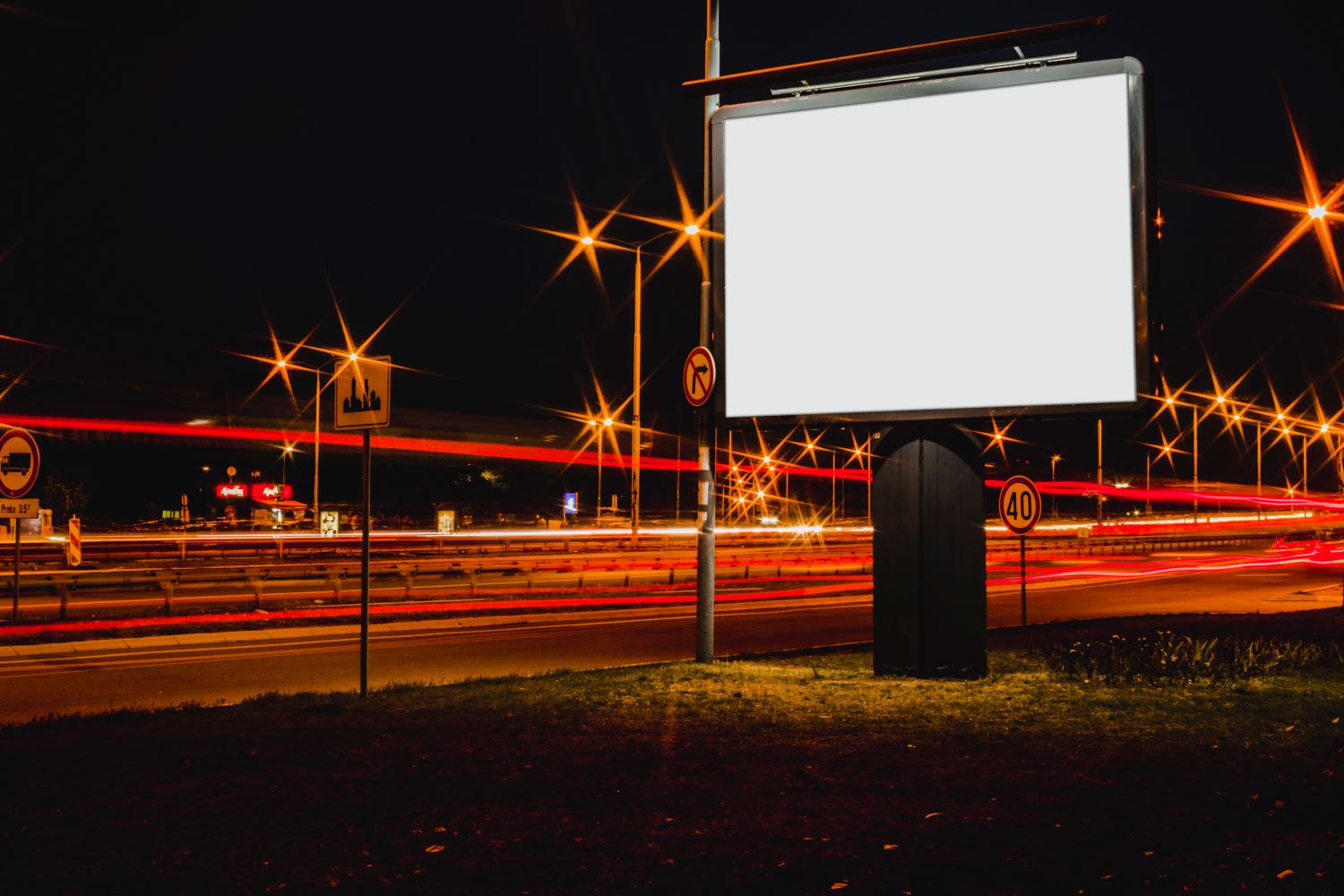 Billboard, Billboard Çeşitleri ile Billboard Avantajları